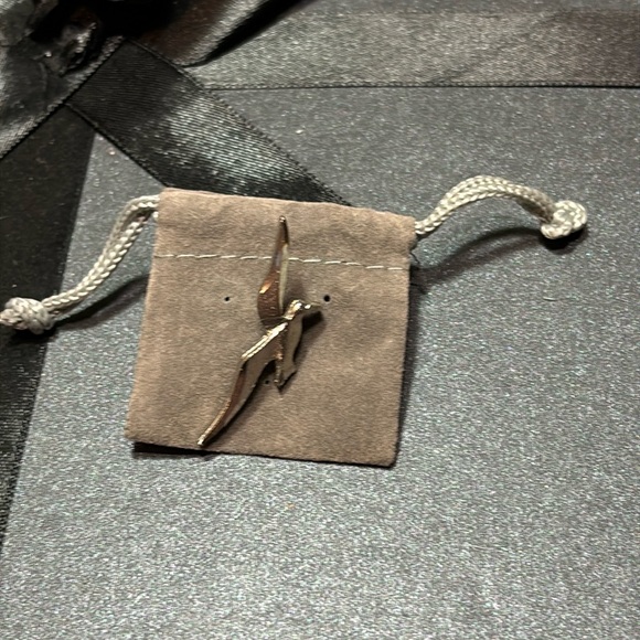 Silver tone Bird Tac EUC - Picture 2 of 4